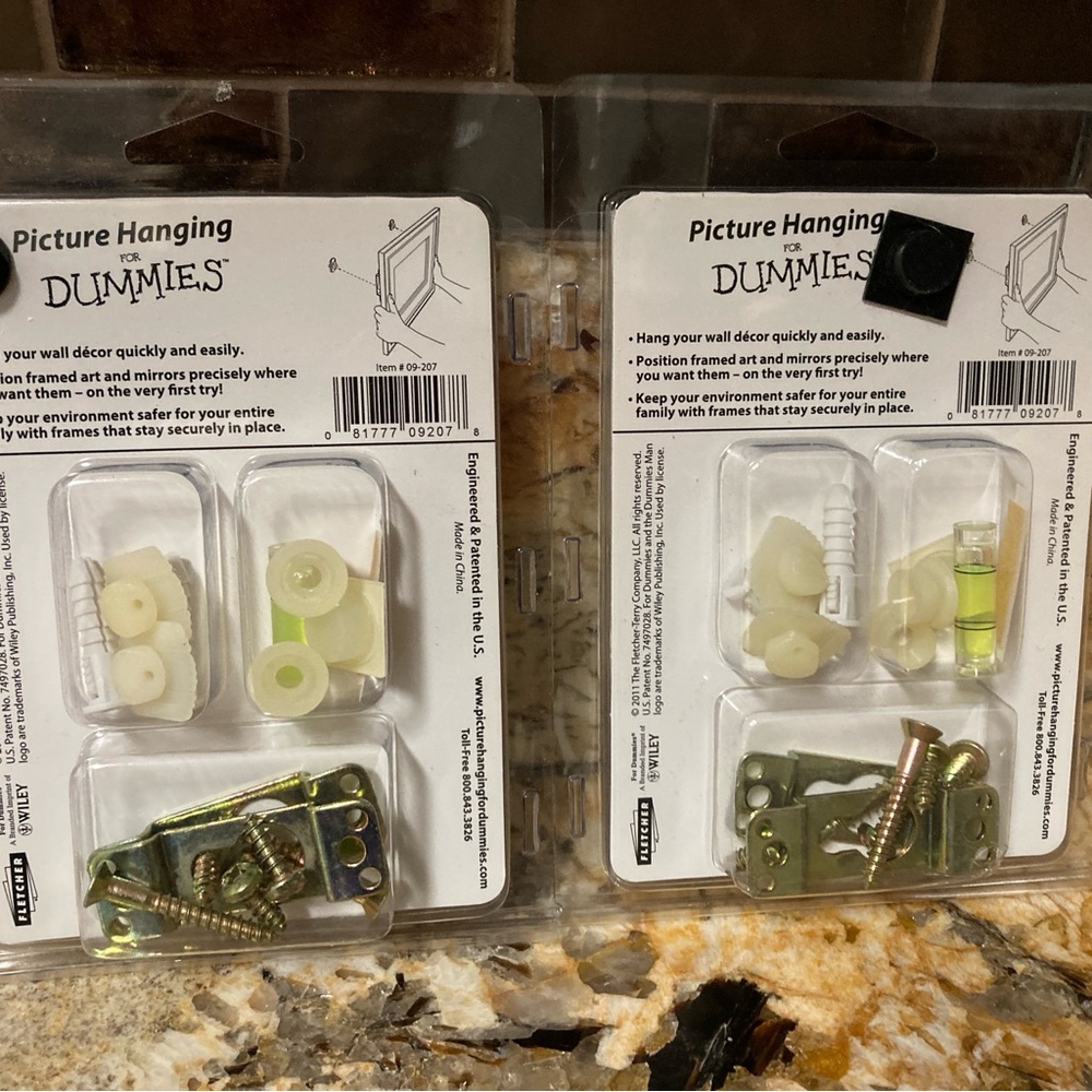FLETCHER No Wire Picture Hanging Kit with Hardware Set of 2